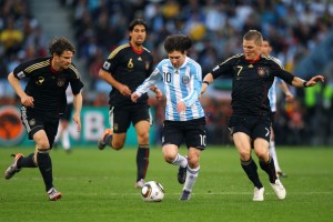 Lionel+Messi+Bastian+Schweinsteiger+Argentina+GtHUDDjom9tl